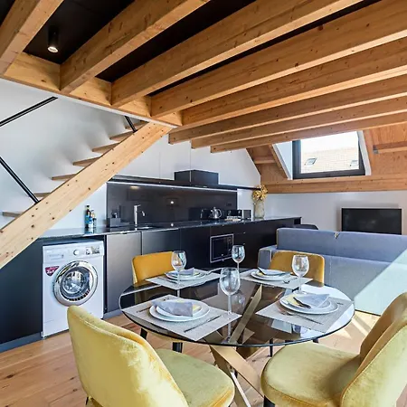 Διαμέρισμα Downtown Duplex W/ Amazing Terrace By Lovelystay